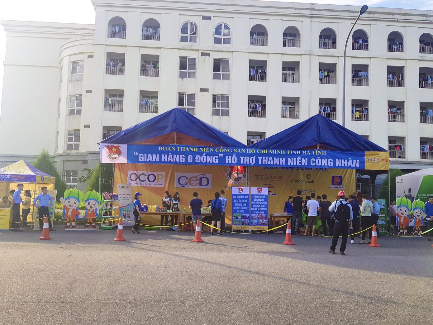 ‘Gian hàng 0 đồng’ ấm lòng thanh niên công nhân ở Hà Tĩnh ảnh 5