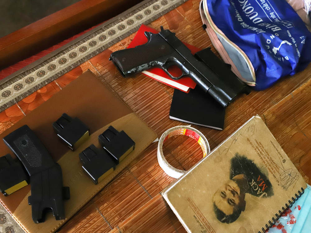 Bắt băng nhóm bảo kê, cưỡng đoạt tài sản các hộ kinh doanh ảnh 4