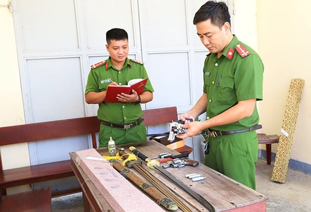 Phá đường dây đánh bạc 5 tỷ đồng bằng hình thức ghi lô đề ảnh 2