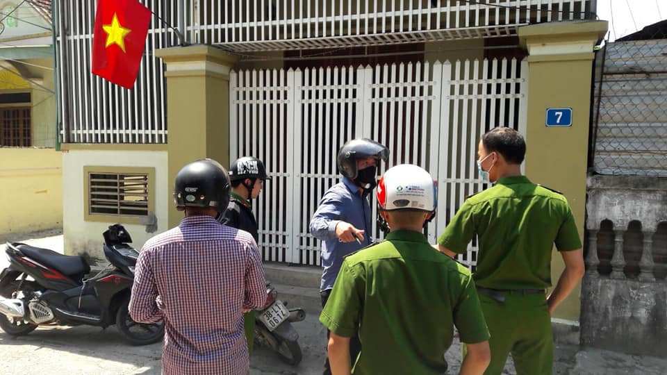 Nghi án tình cũ xông vào nhà đâm thương vong hai vợ chồng ảnh 1