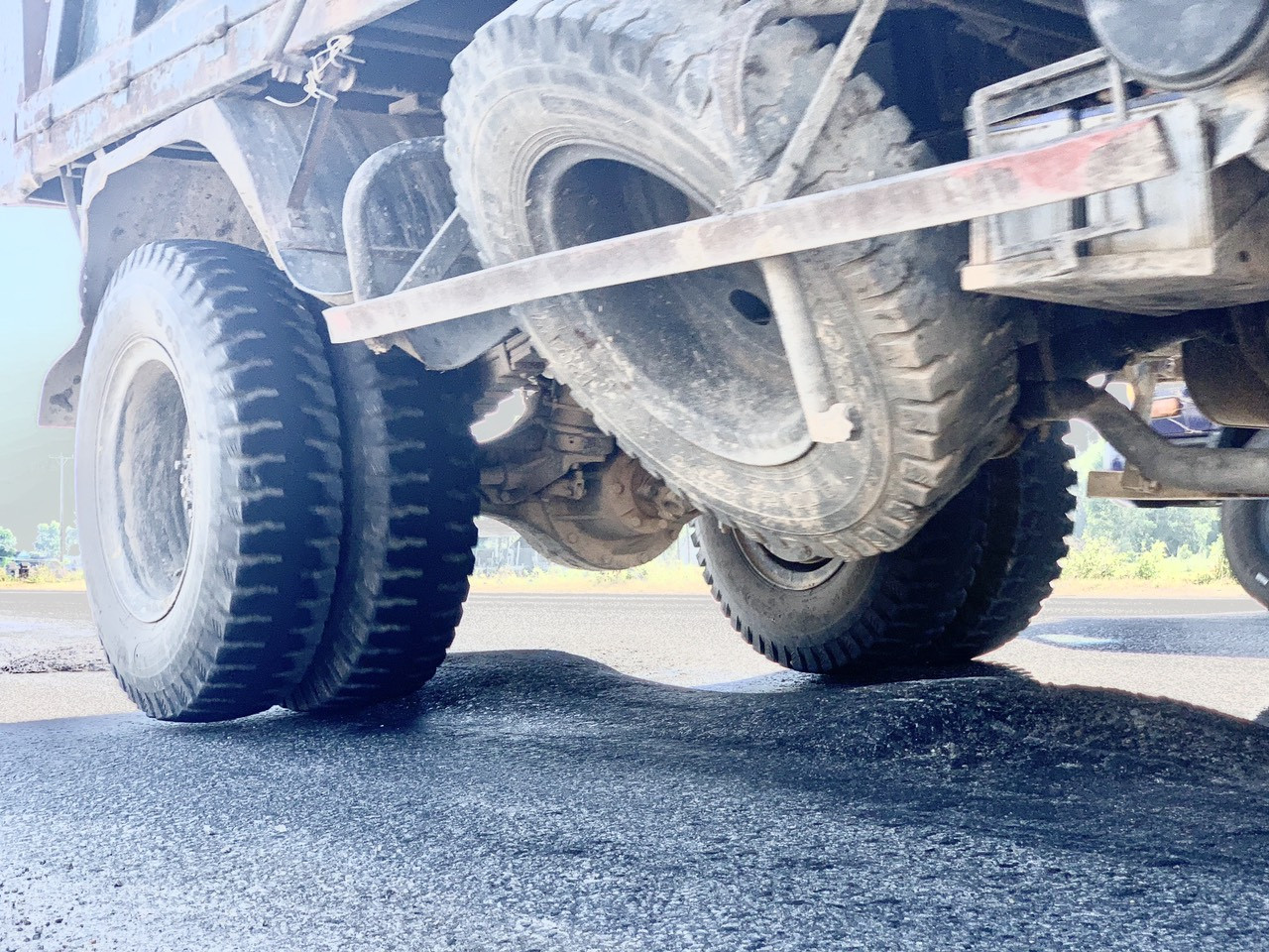 Rùng mình nhìn 'sống trâu, luống khoai' chi chít trên tuyến đường tránh Hà Tĩnh ảnh 10