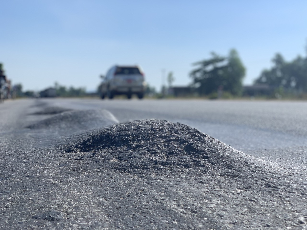 Rùng mình nhìn 'sống trâu, luống khoai' chi chít trên tuyến đường tránh Hà Tĩnh ảnh 6