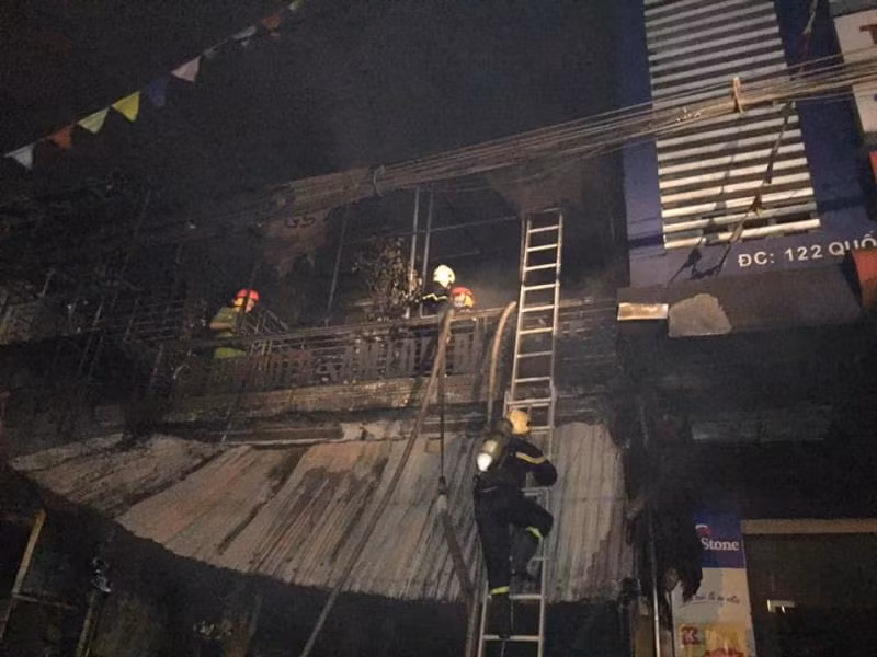 Hai ông cháu tử vong trong cửa hàng bốc cháy lúc rạng sáng ảnh 1
