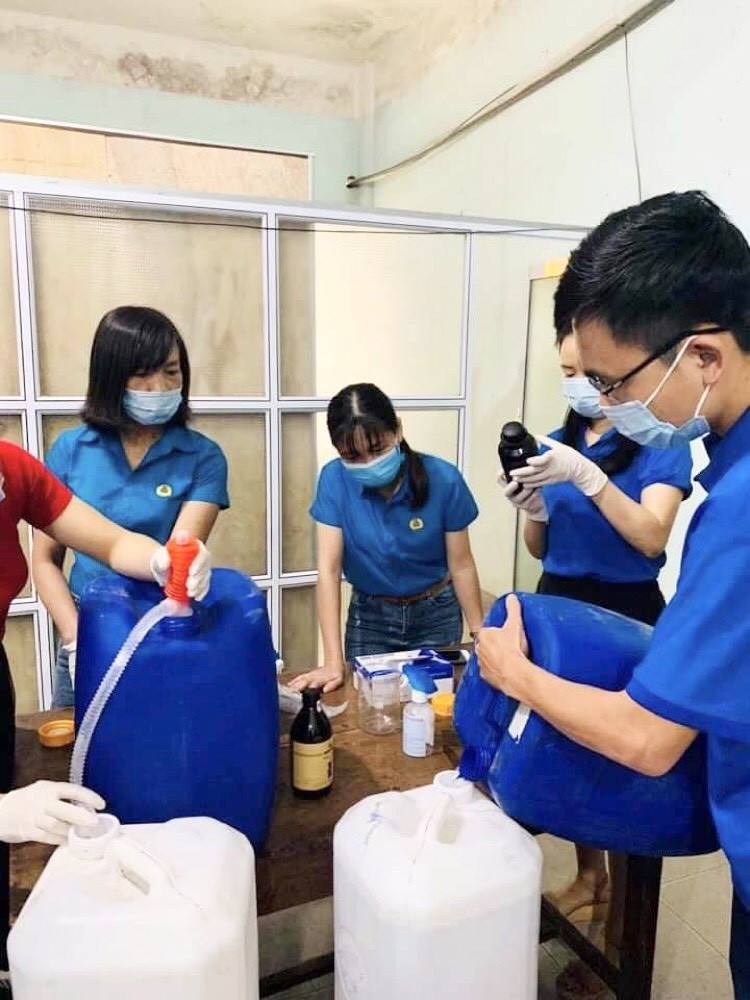 Thanh niên Hà Tĩnh thực hiện nhiều hoạt động tiếp sức mùa thi ảnh 1