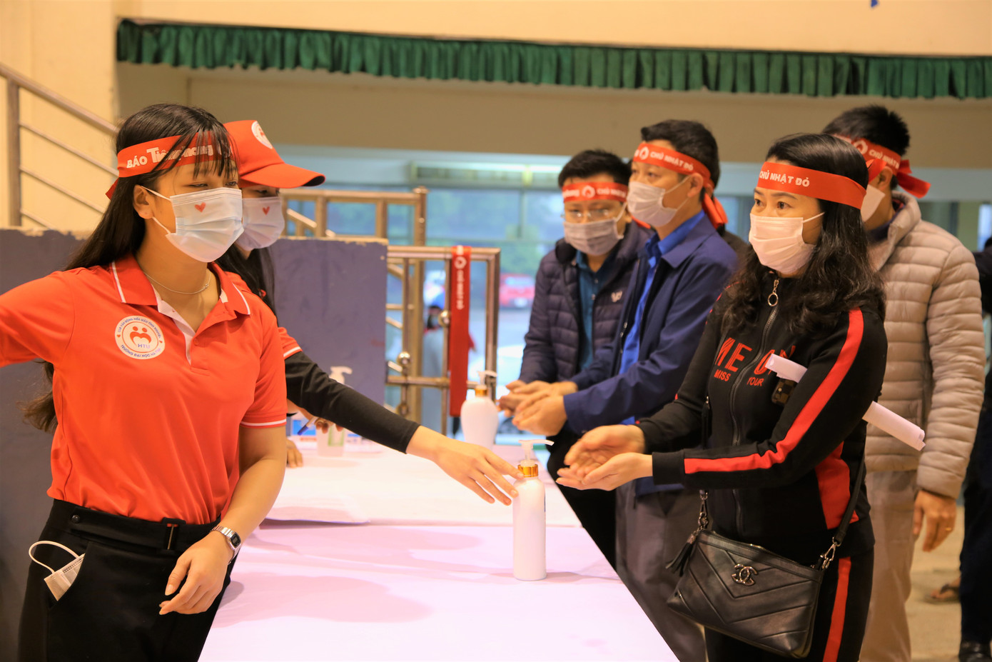 Chủ nhật Đỏ Hà Tĩnh tiếp nhận 486 đơn vị máu ảnh 10