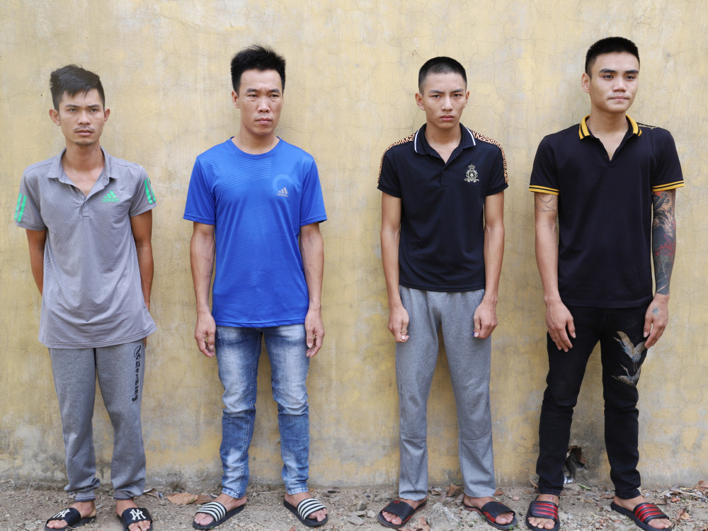 Bắt băng nhóm bảo kê, cưỡng đoạt tài sản các hộ kinh doanh ảnh 2