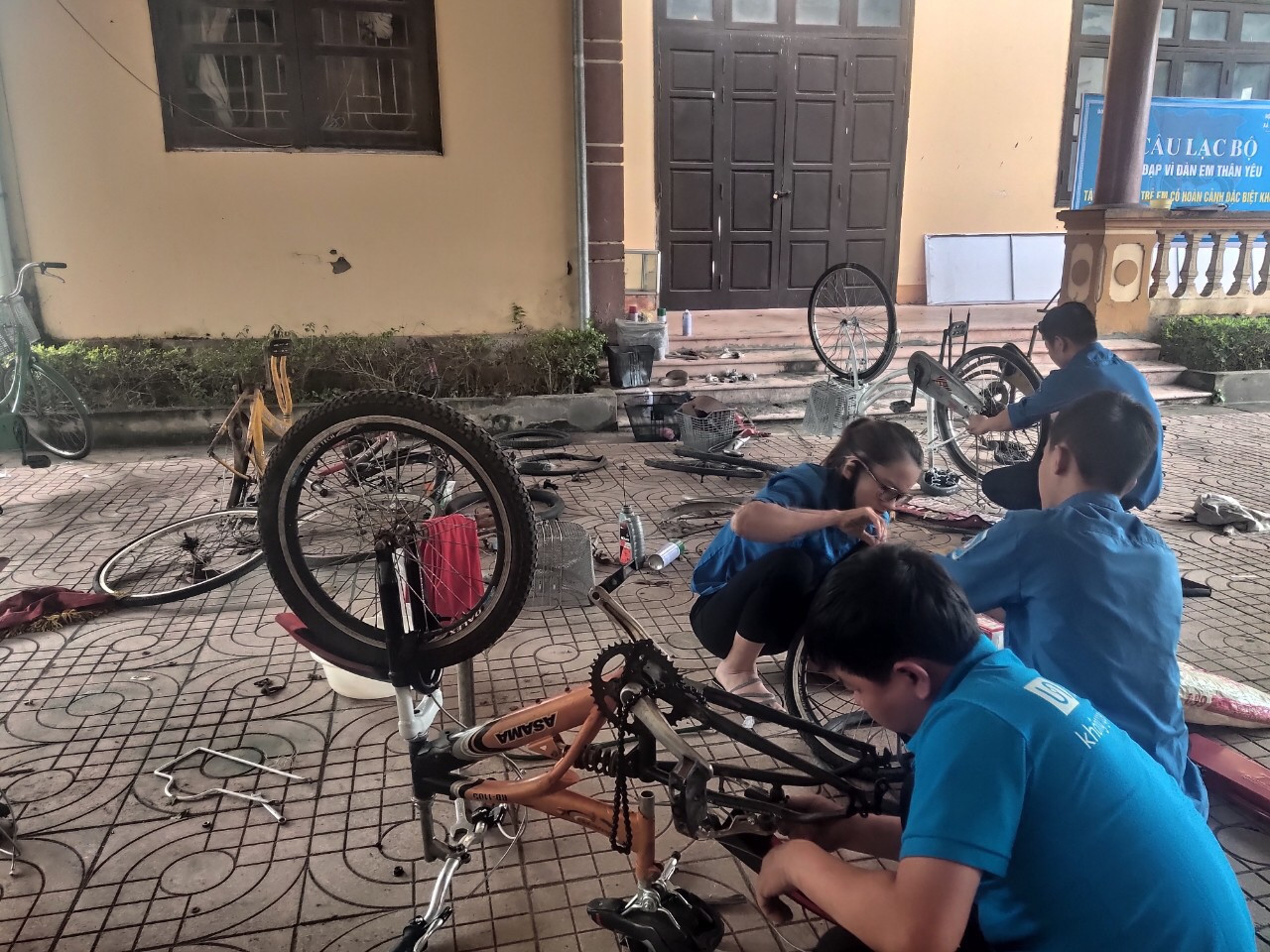 Đoàn thanh niên Hà Tĩnh ‘biến’ phế liệu thành xe đạp tặng học sinh nghèo ảnh 3