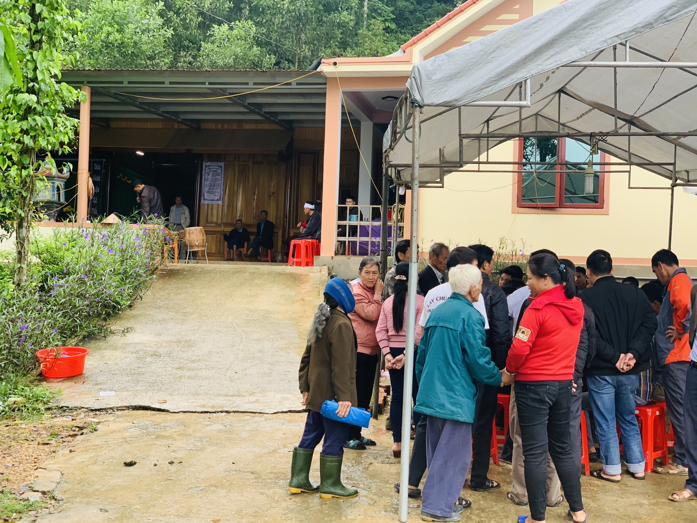 Vụ chìm tàu Vietship 01: Nỗi đau nơi xóm nghèo cùng lúc chịu tang thương ảnh 1