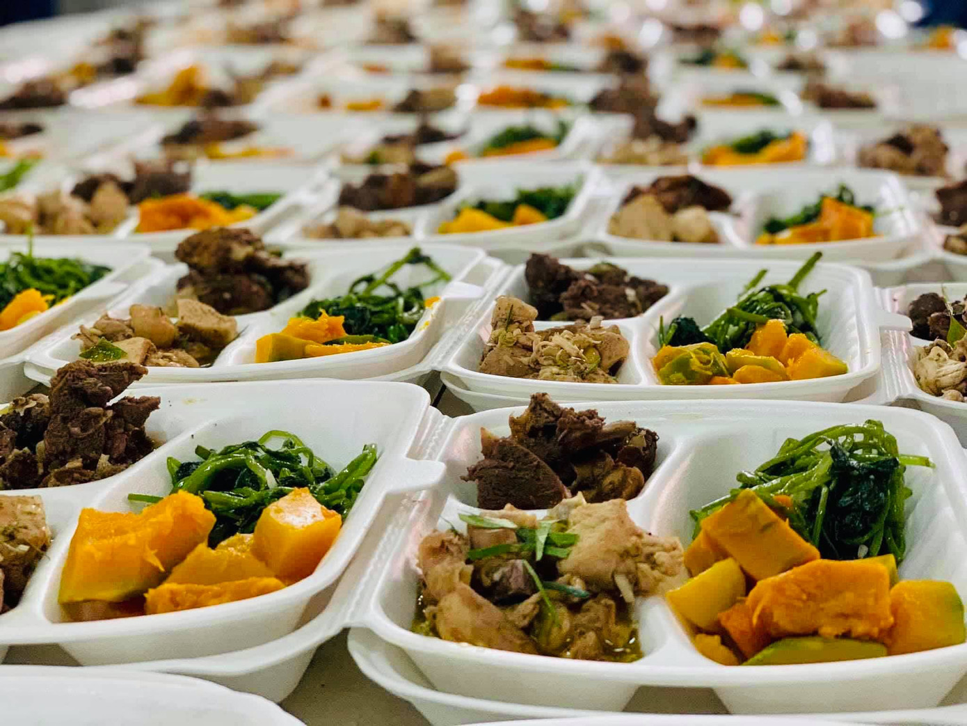 Suất cơm ấm lòng mùa dịch của tuổi trẻ Nghệ An ảnh 2