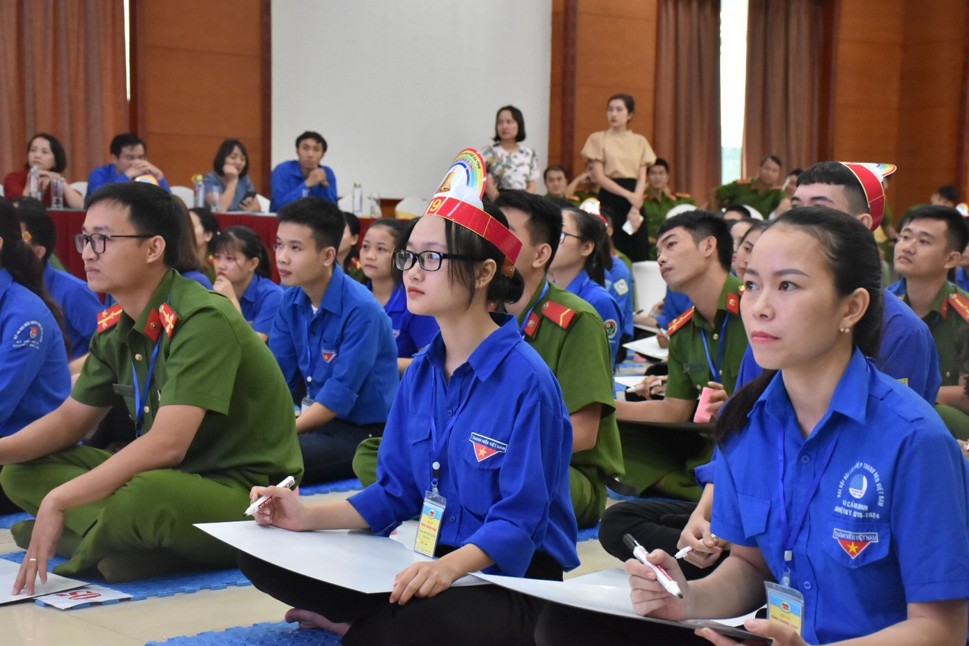Rung chuông vàng 'Tuổi trẻ Hà Tĩnh đồng hành cùng hàng Việt Nam' ảnh 2