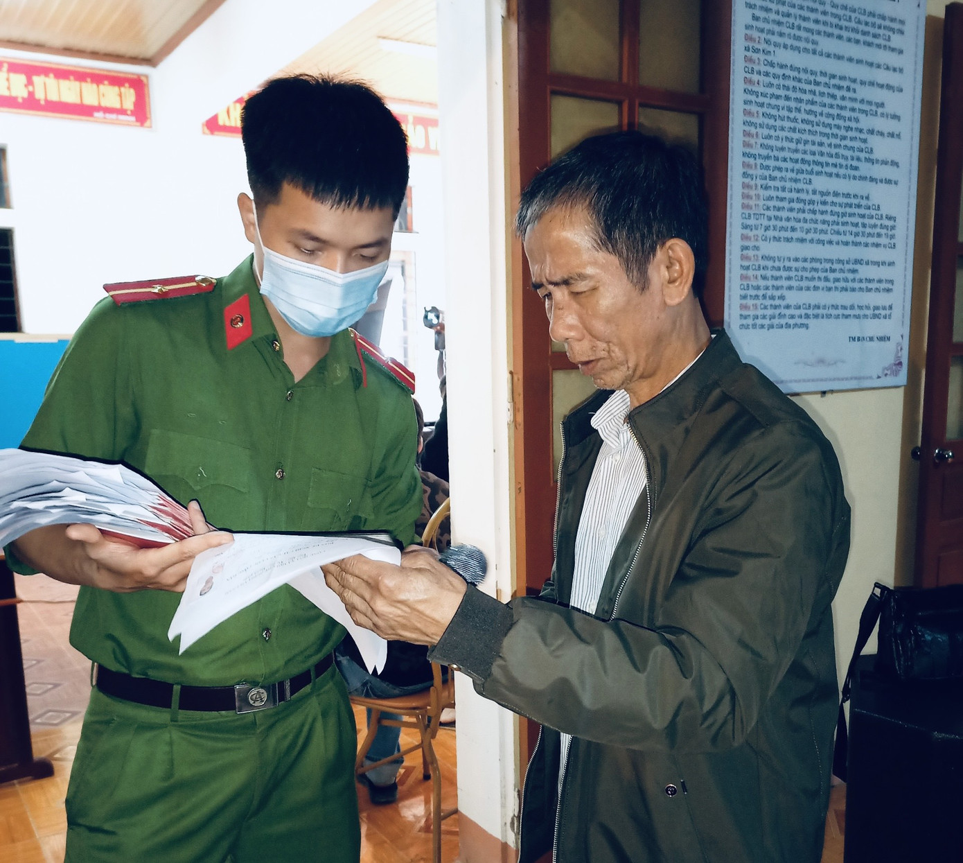 Công an Hà Tĩnh xuyên đêm làm thẻ căn cước công dân ảnh 17