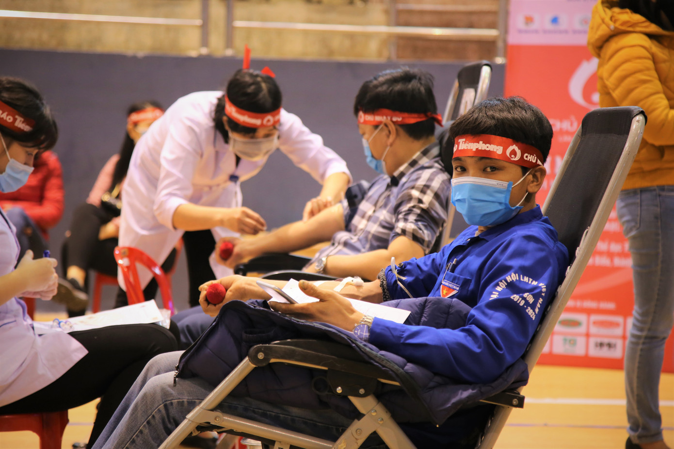 Chủ nhật Đỏ Hà Tĩnh tiếp nhận 486 đơn vị máu ảnh 6