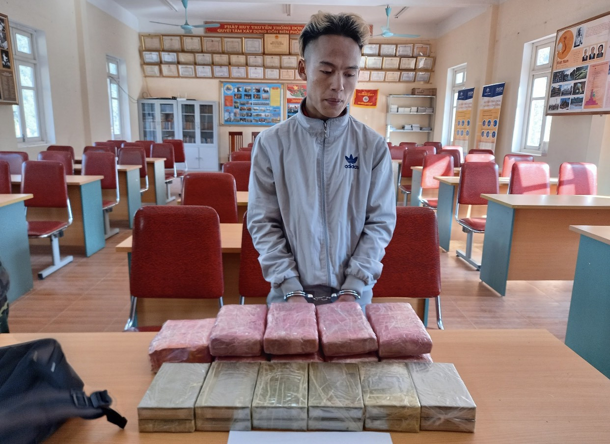 Mật phục, bắt giữ nhiều đối tượng vận chuyển lượng ma tuý 'khủng' ngày đầu năm ảnh 2