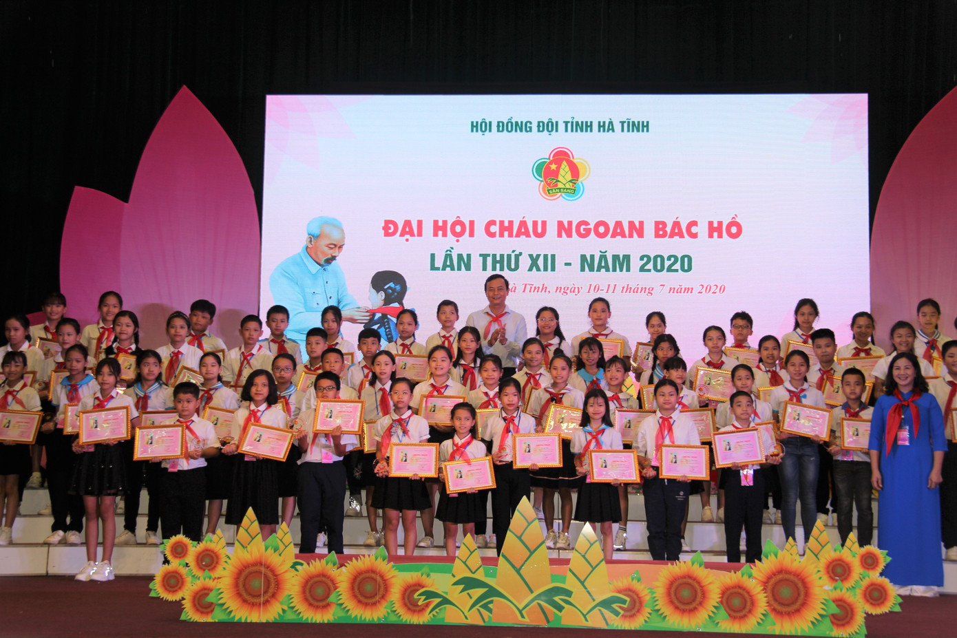 Đại hội Cháu ngoan Bác Hồ tuyên dương 184 đội viên, thiếu nhi tiêu biểu ảnh 3