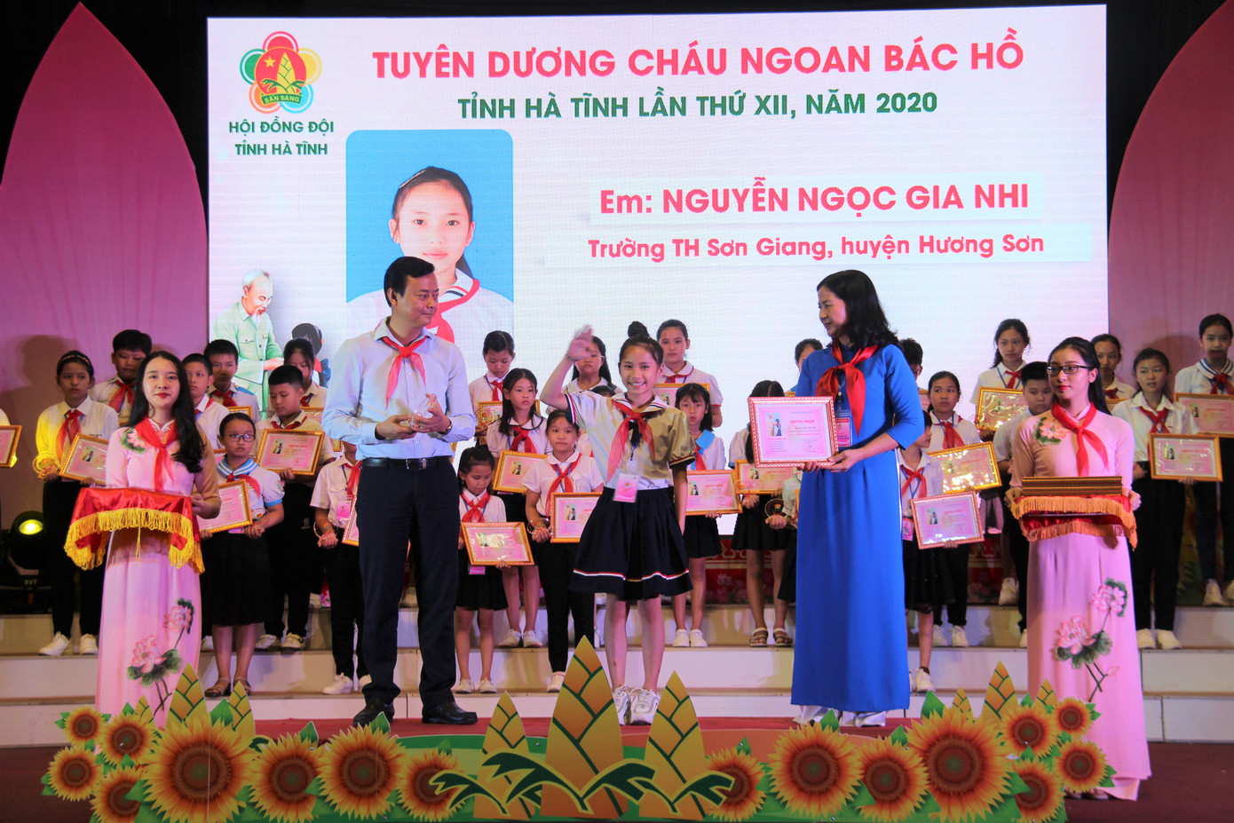 Đại hội Cháu ngoan Bác Hồ tuyên dương 184 đội viên, thiếu nhi tiêu biểu ảnh 5