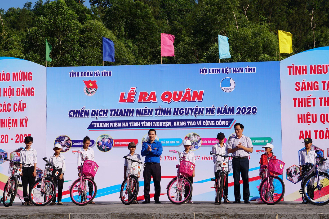 Sôi nổi hoạt động chiến dịch thanh niên tình nguyện hè ảnh 2