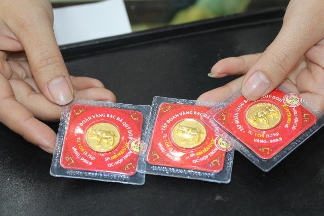 Người Hà Tĩnh, Cần Thơ đổ xô mua vàng ngày Vía Thần Tài ảnh 8