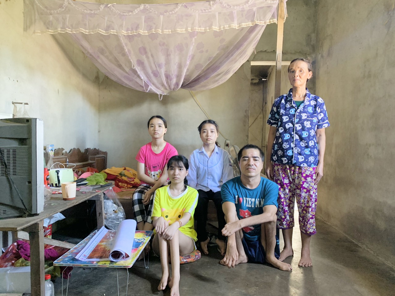 12 năm thực hiện giấc mơ giảng đường trên đôi chân của mẹ ảnh 2