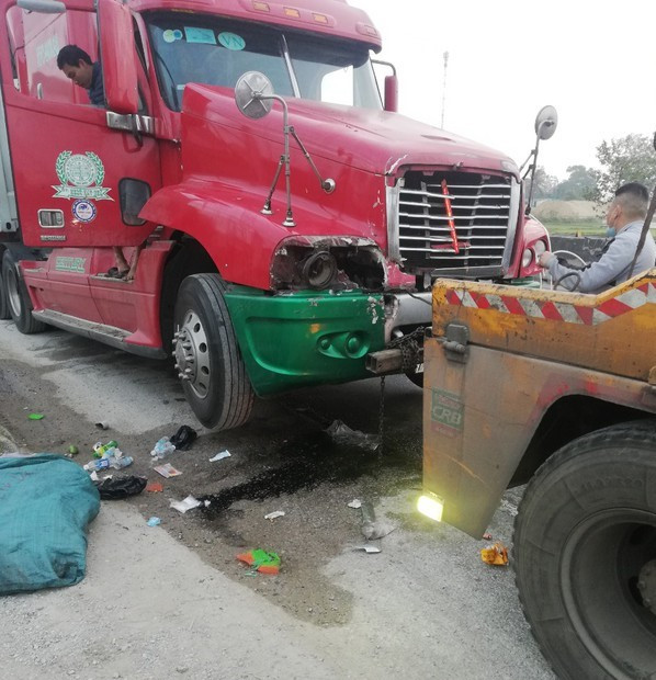 Nữ công nhân công ty môi trường tử vong sau khi va chạm với xe container ảnh 1