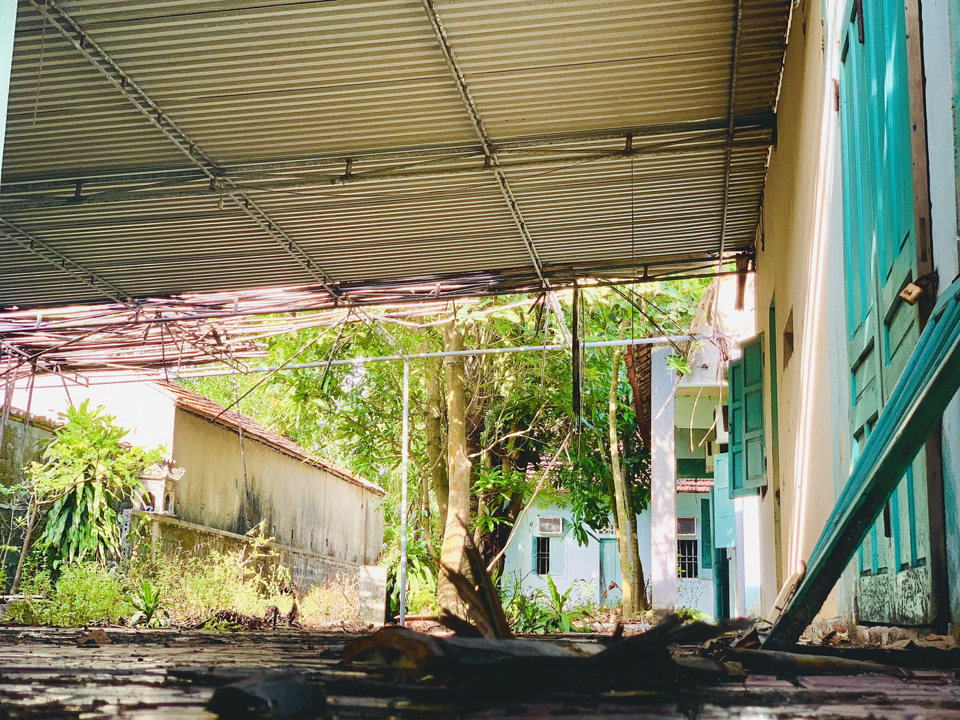 Cảnh hoang tàn ở khu du lịch biển Xuân Thành ảnh 8