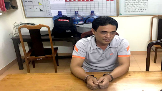 Bắt cựu bác sĩ trốn truy nã 8 năm vì lừa đảo chiếm đoạt 300 triệu đồng ​ ảnh 1