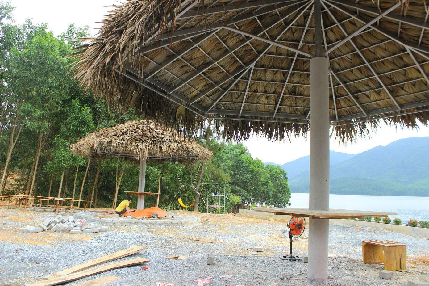 Chủ rừng tự ý xẻ đồi xây khu sinh thái 'chui' trên đất lâm nghiệp? ảnh 6