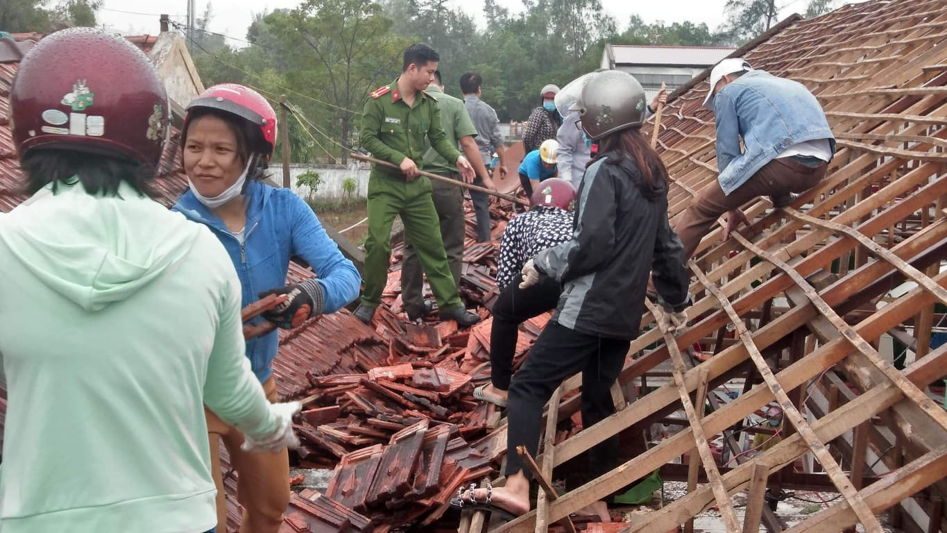Thanh niên Hà Tĩnh ra quân chiến dịch 'Làm cho thế giới sạch hơn' ảnh 9