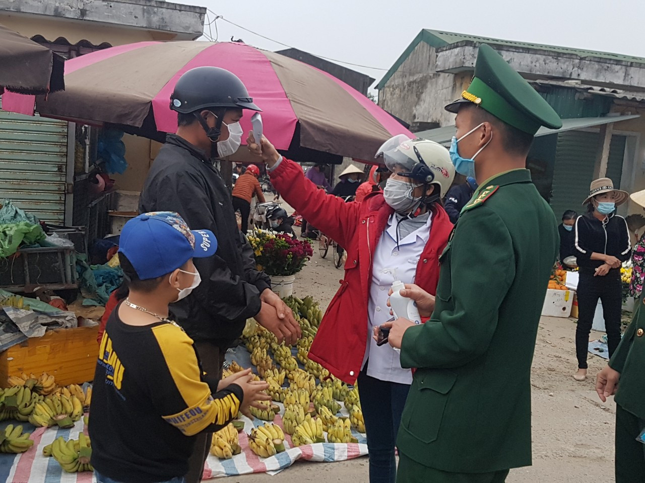 Tuổi trẻ Hà Tĩnh thực hiện nhiều hoạt động phòng dịch COVID-19 ảnh 14