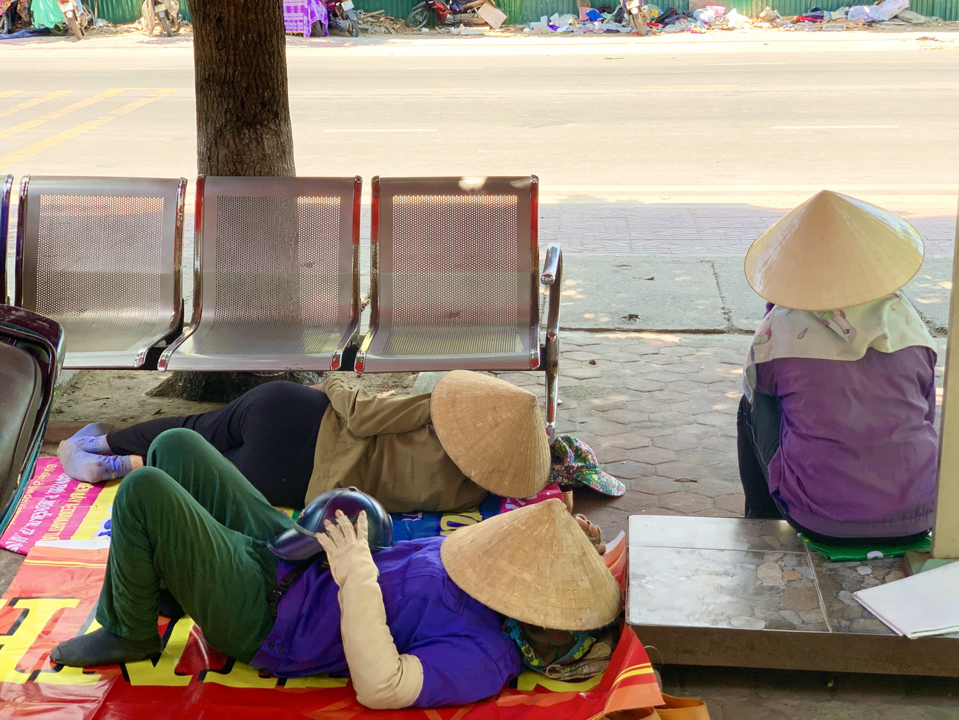 Hồ đập cạn khô, ruộng đồng nứt nẻ, dân quay cuồng trong nắng nóng miền Trung ảnh 12