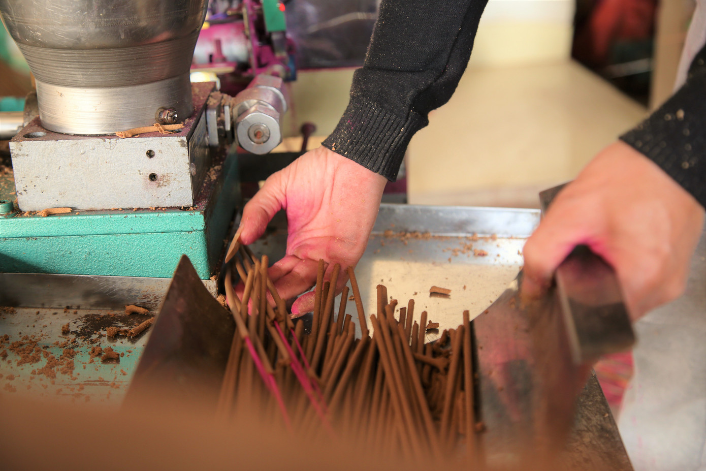 Làng nghề làm hương Hà Tĩnh vào vụ Tết ảnh 4