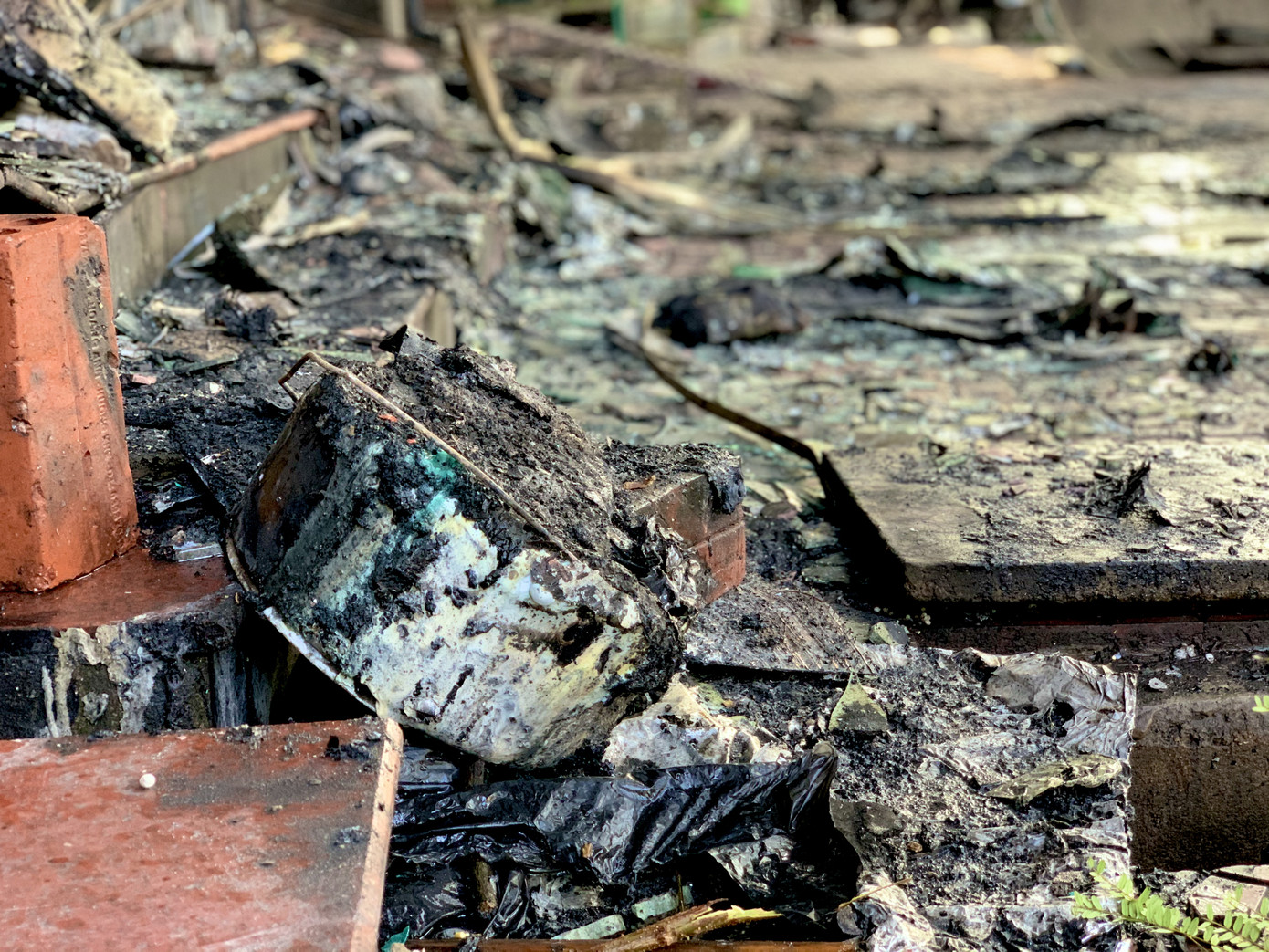 Tiệm bánh 3 tầng bị thiêu rụi lúc rạng sáng ảnh 9