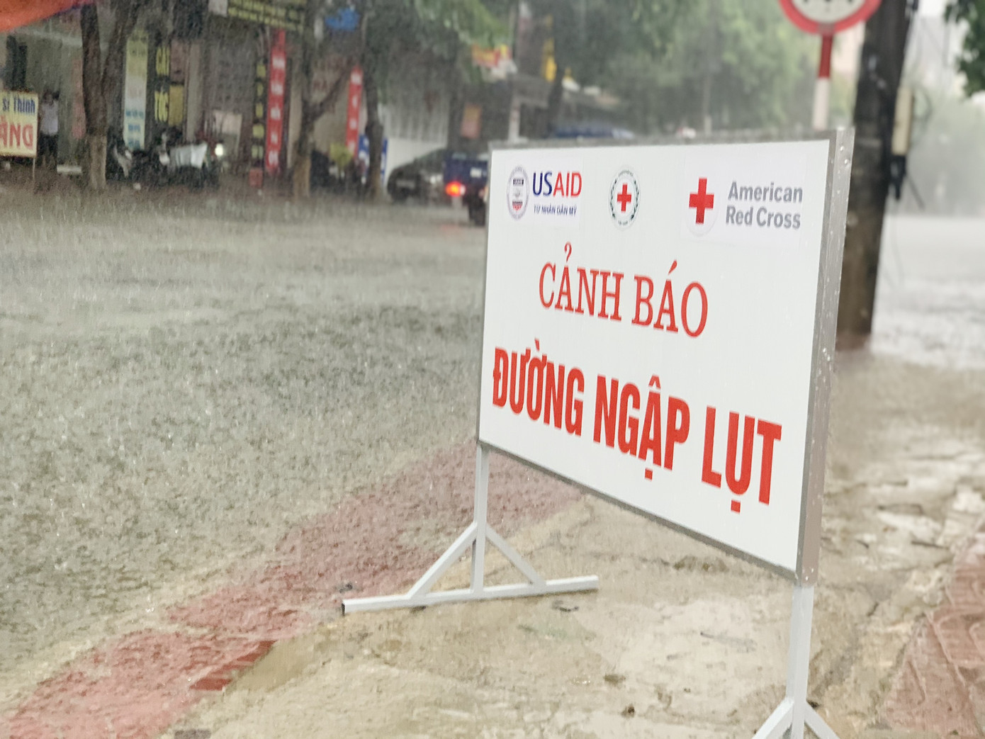 Mưa lớn, thành phố Hà Tĩnh 'biến' thành sông ảnh 8