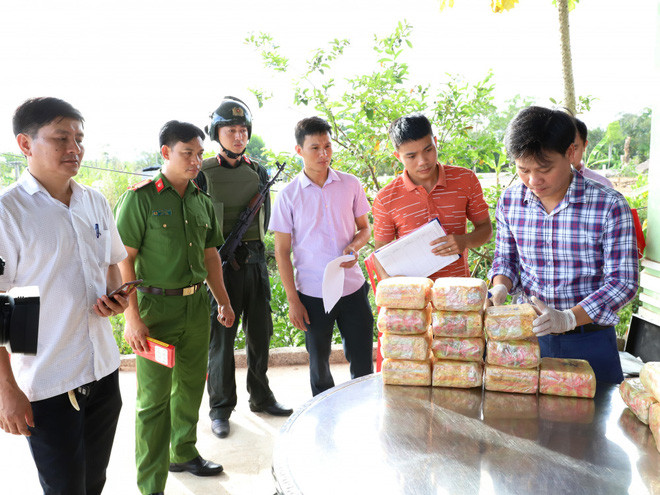 Lộ ‘ông trùm’ đứng sau đường dây vận chuyển 30kg ma túy đá trong xe ô tô ảnh 2