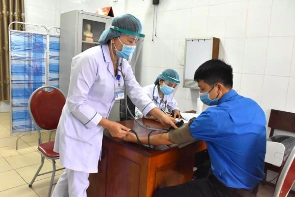 Thanh niên Hà Tĩnh 'hiến máu an toàn, không ngại Covid' ảnh 3