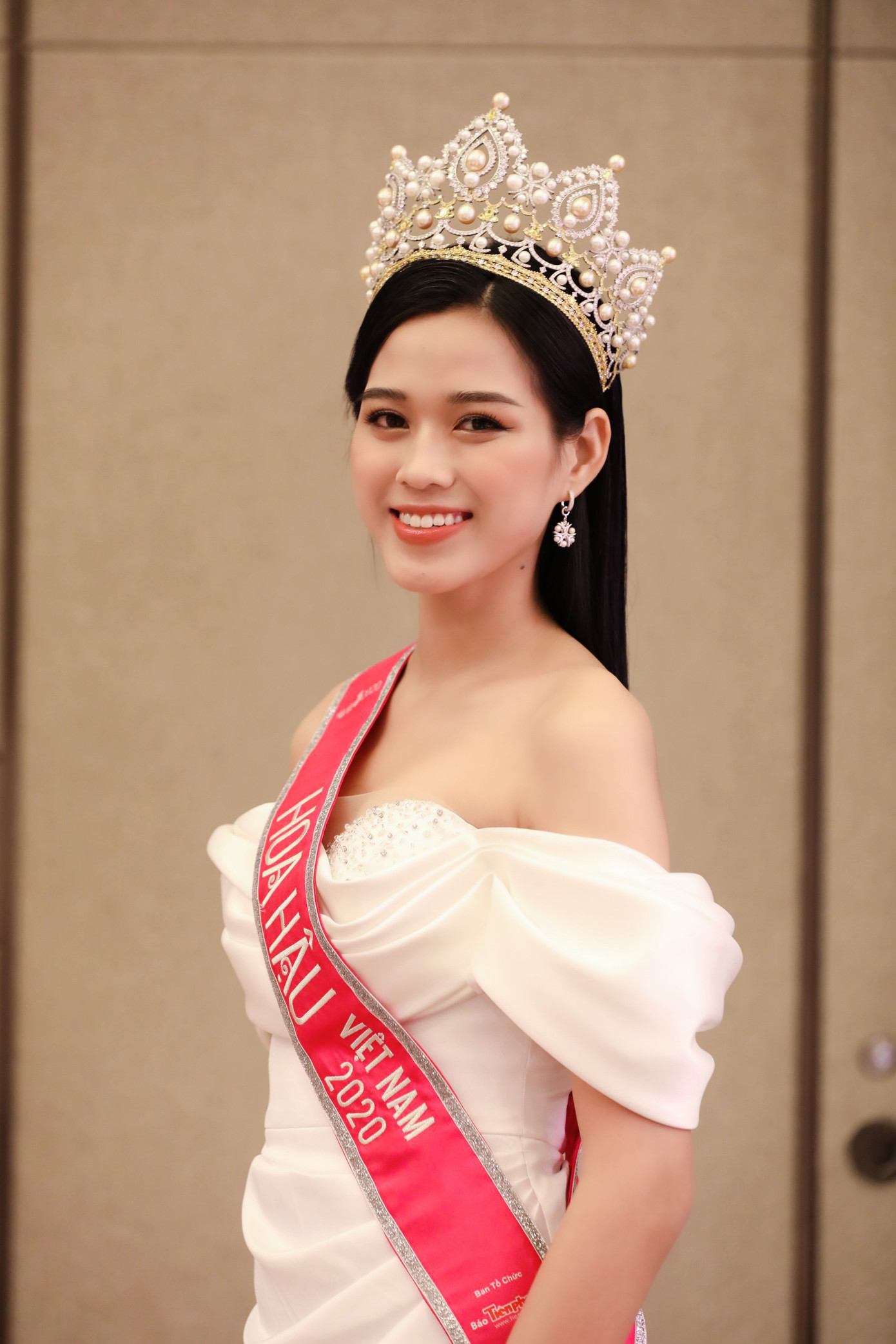 Hoa hậu Đỗ Thị Hà xuất hiện trên trang chủ Missosology, fans quốc tế dành nhiều lời khen ảnh 4