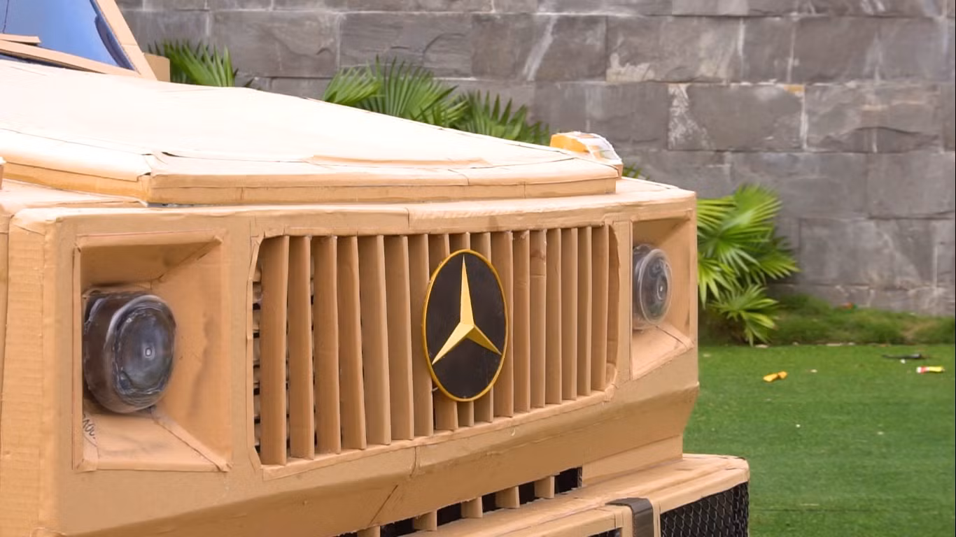 Độc đáo chiếc Mercedes-Benz G 63 chế từ bìa carton ảnh 3