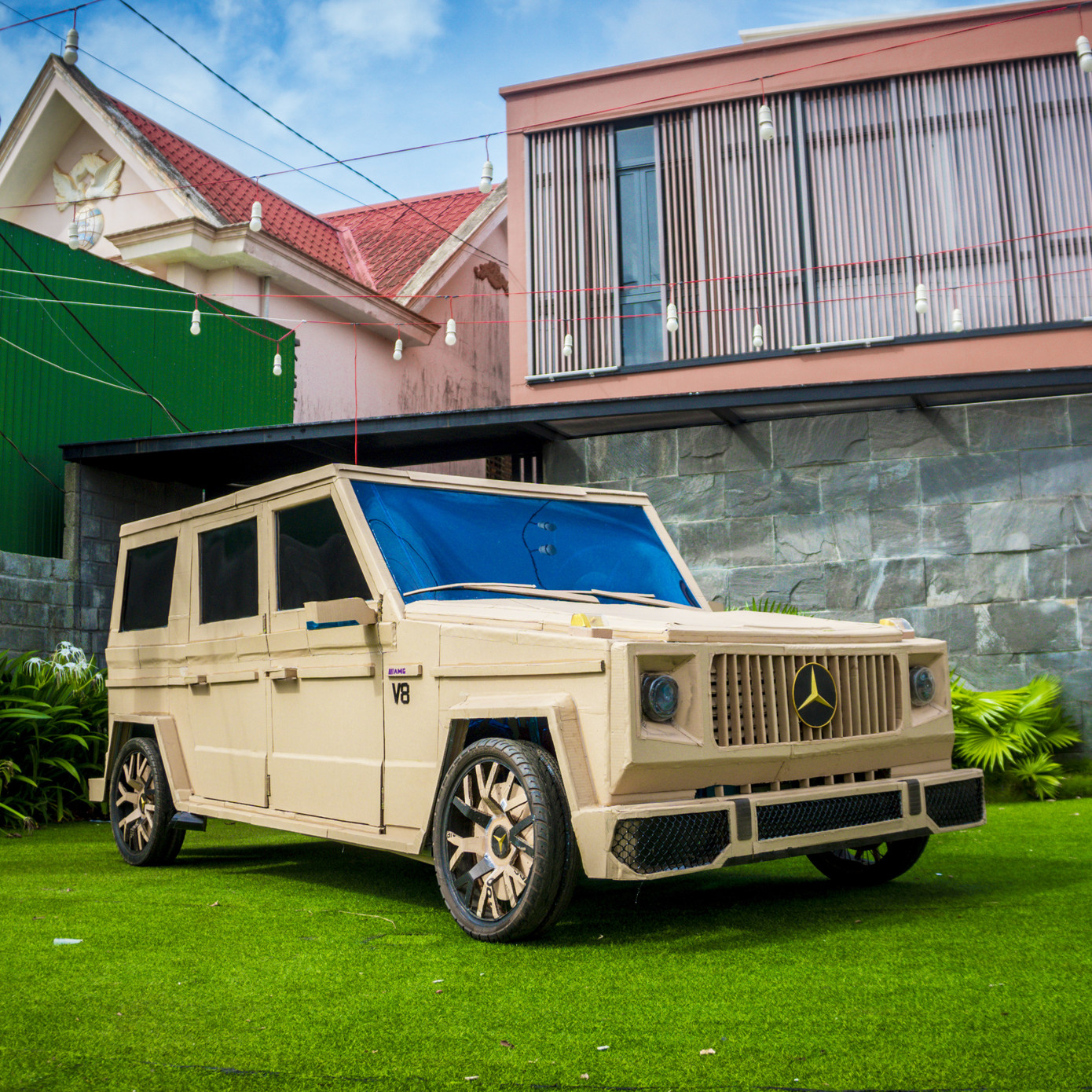 Độc đáo chiếc Mercedes-Benz G 63 chế từ bìa carton ảnh 1