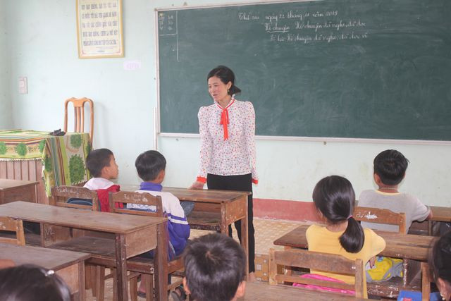 Xót xa cảnh cô giáo mất đi cánh tay trong lần băng rừng 'gieo chữ' ảnh 4