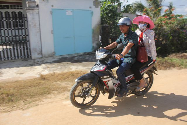 Xót xa cảnh cô giáo mất đi cánh tay trong lần băng rừng 'gieo chữ' ảnh 5