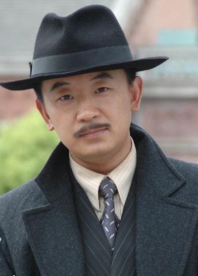 Vợ vực dậy tài tử 'Tân Bến Thượng Hải' sau bê bối sex ảnh 3