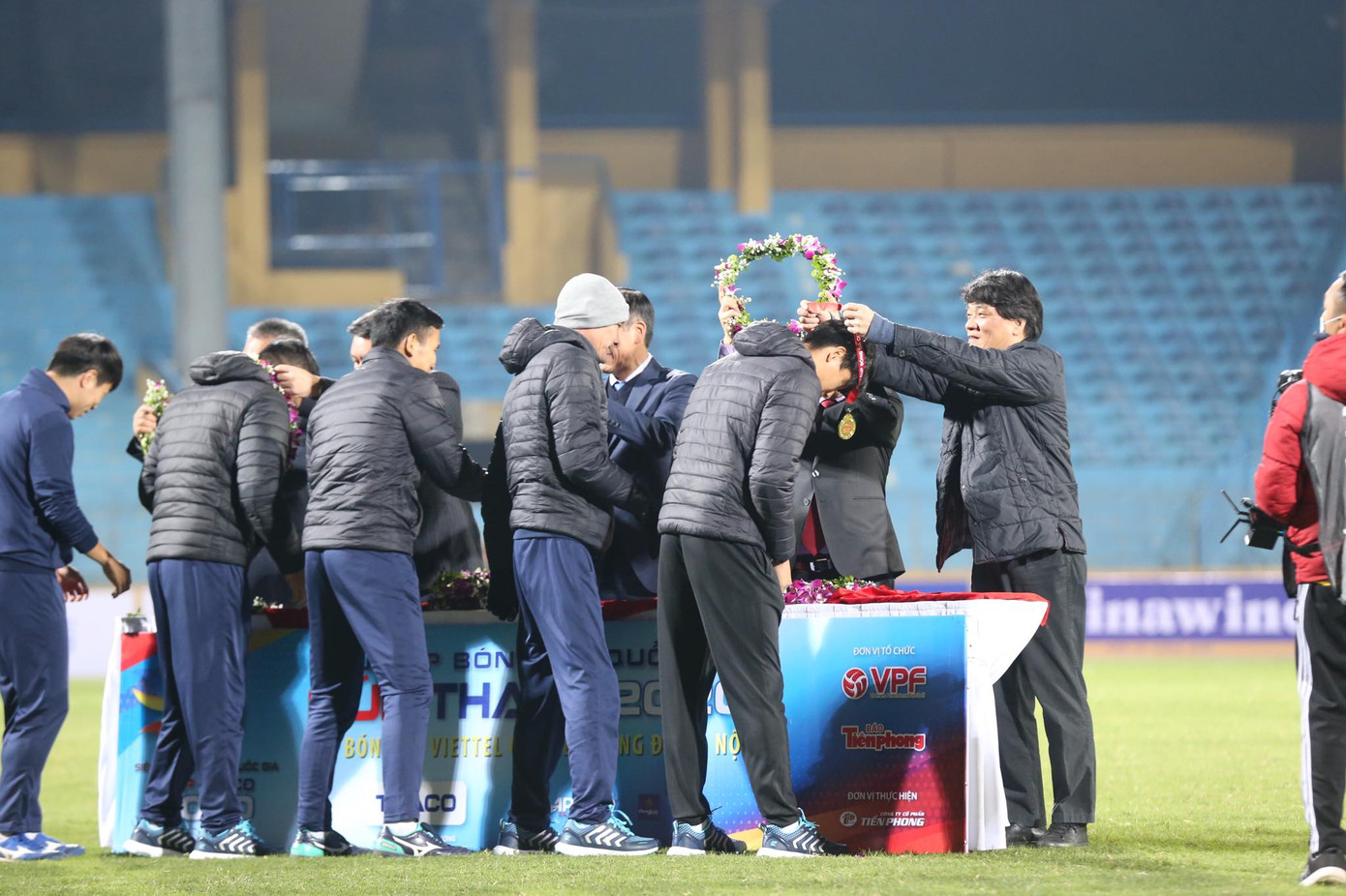 Cuộc đăng quang thuyết phục của CLB Hà Nội ảnh 25