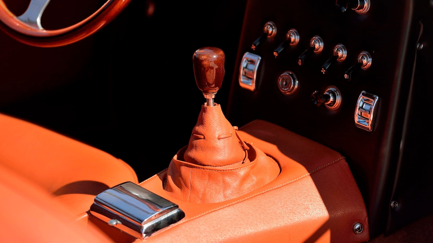 Siêu xe Lamborghini hơn 50 tuổi còn mới nguyên ảnh 9