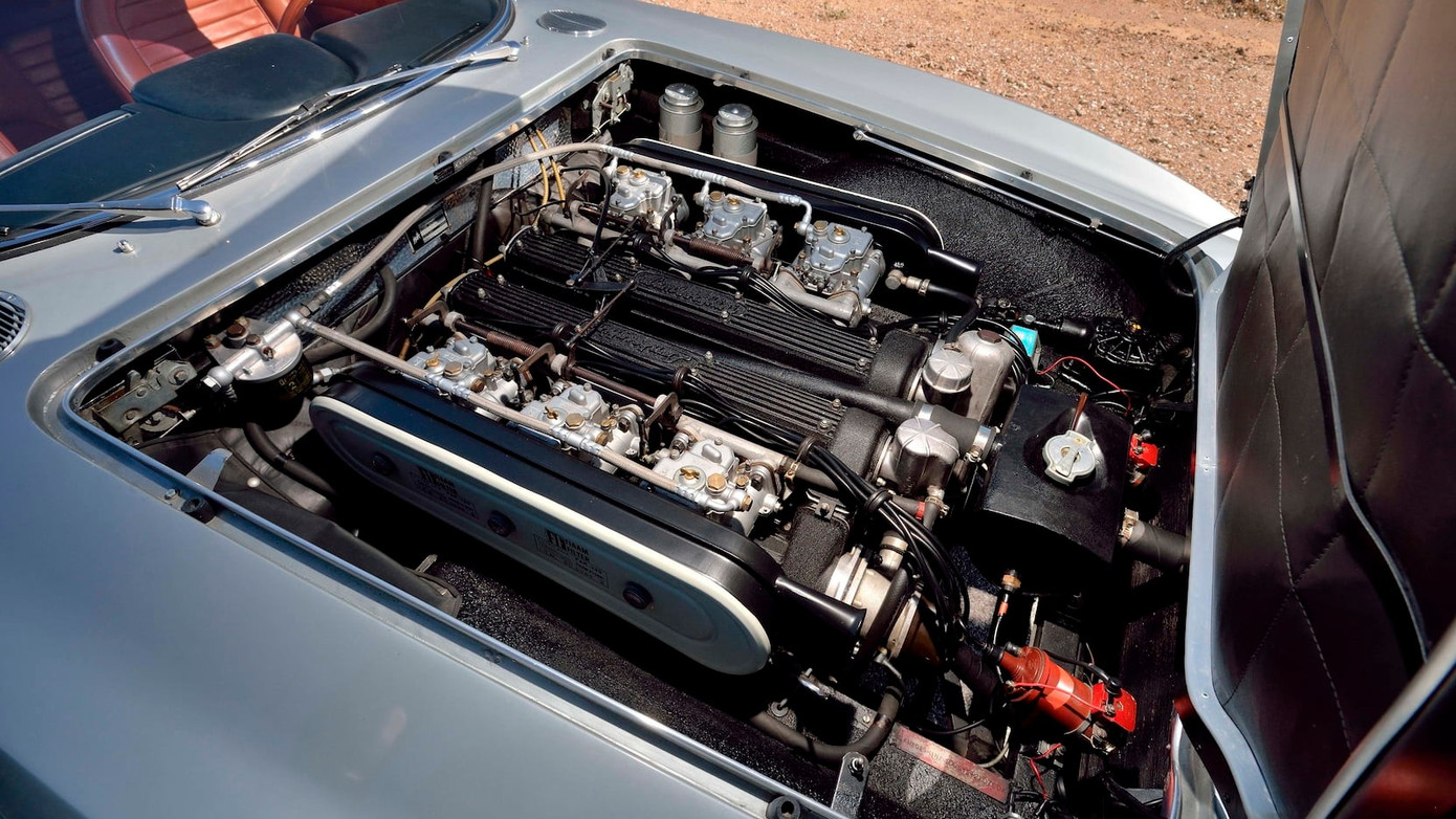 Siêu xe Lamborghini hơn 50 tuổi còn mới nguyên ảnh 7