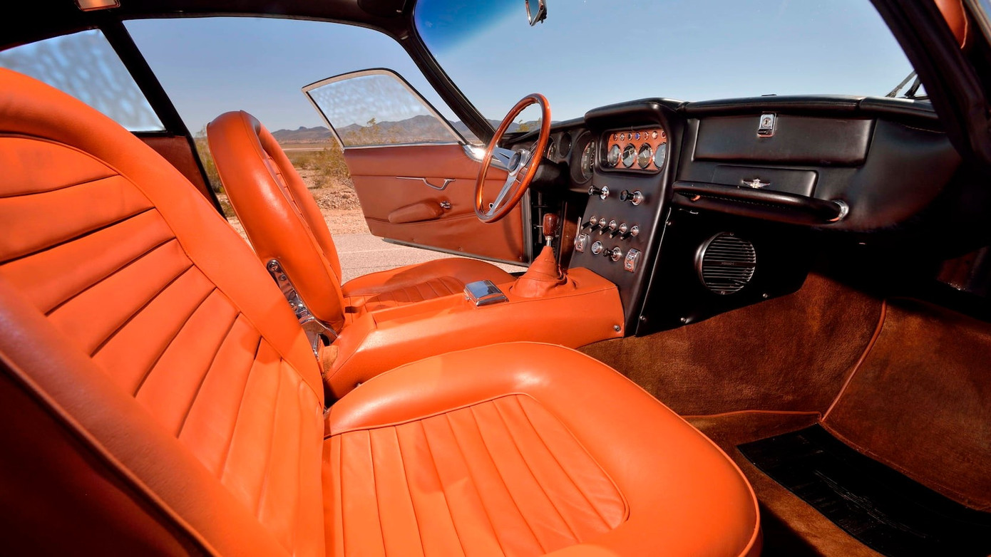 Siêu xe Lamborghini hơn 50 tuổi còn mới nguyên ảnh 8