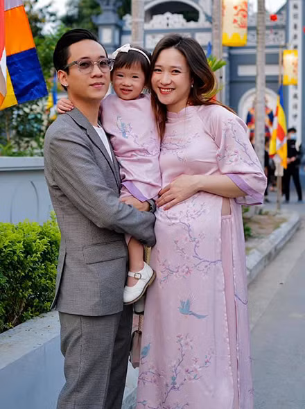 Vợ JustaTee sinh con trai ảnh 1