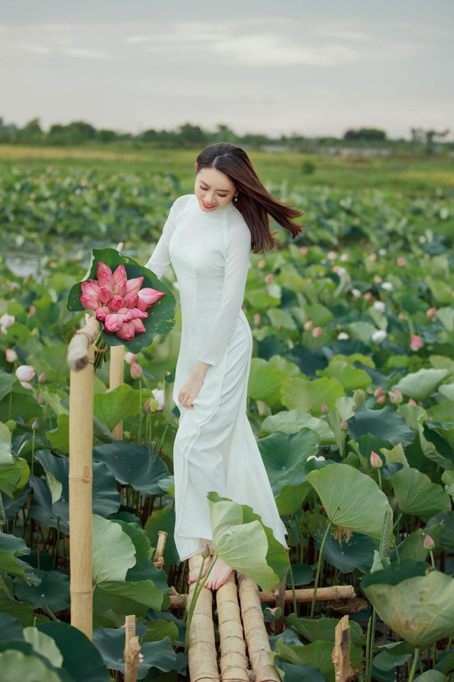 Nhiếp ảnh gia 'xấu trai' cưa đổ vợ đẹp với lời hứa tặng 10.000 ảnh để đời ảnh 16