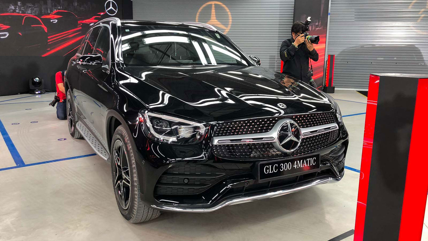 Xế Mercedes hơn 2 tỷ của Quang Hải có gì thu hút? ảnh 1