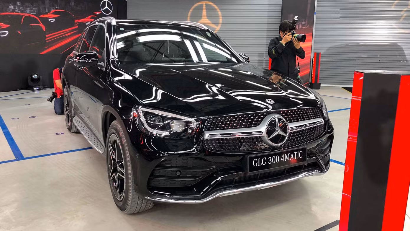 Xế Mercedes hơn 2 tỷ của Quang Hải có gì thu hút? ảnh 1