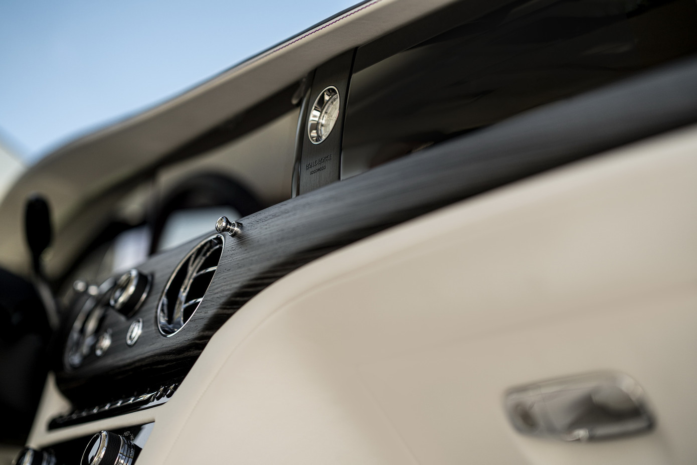 Rolls-Royce Ghost thế hệ mới có gì đặc biệt? ảnh 12