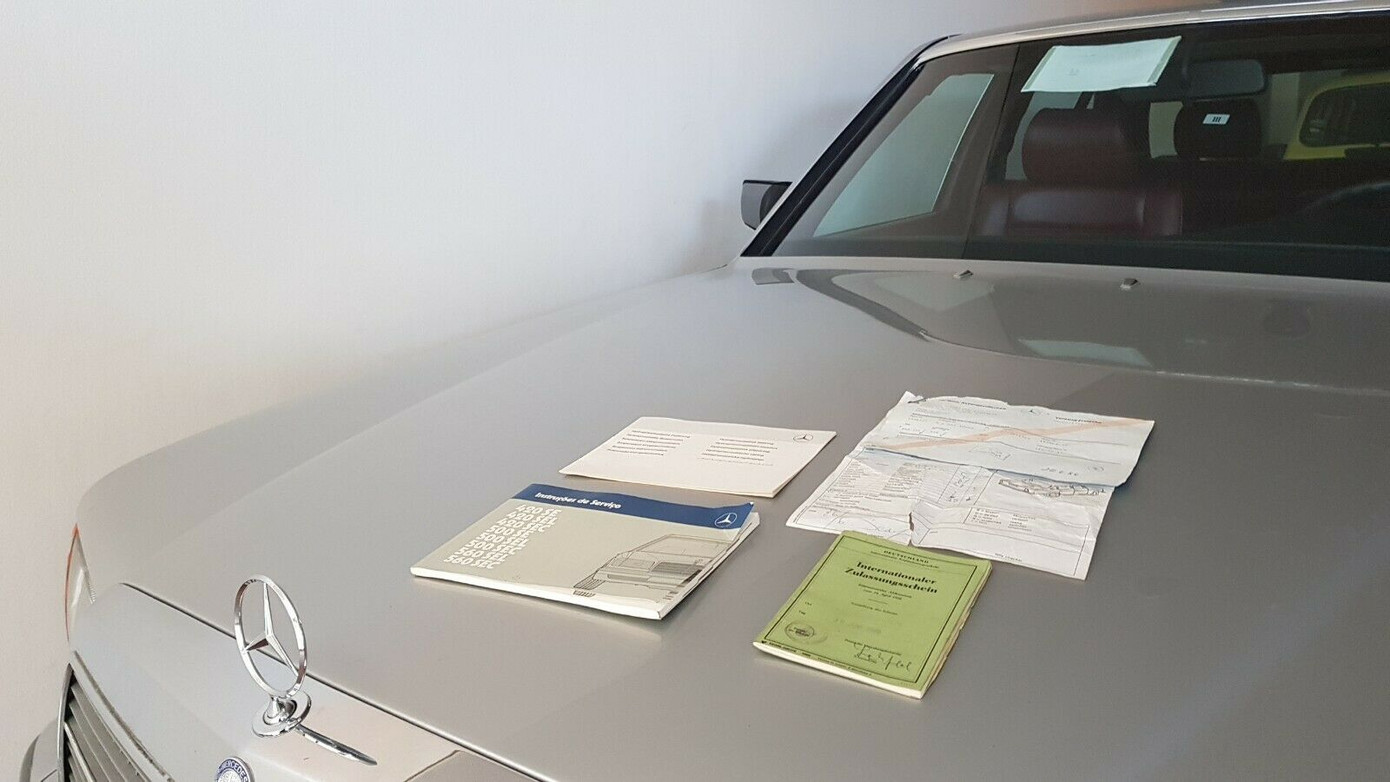 Xe Mercedes 33 năm tuổi còn 'mới cứng' định giá gần 4 tỷ đồng ảnh 3